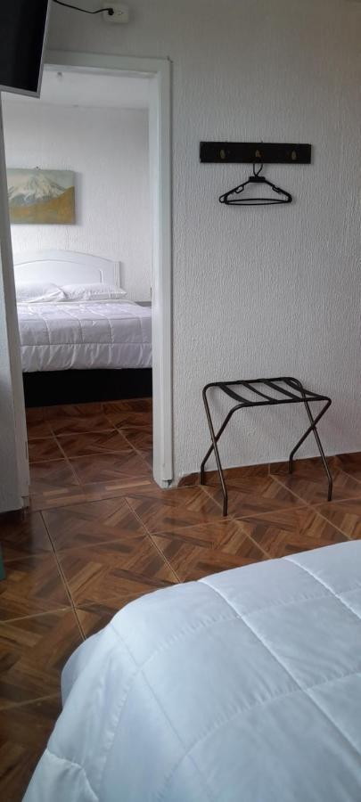 Hostal Brilliant Quito Extérieur photo